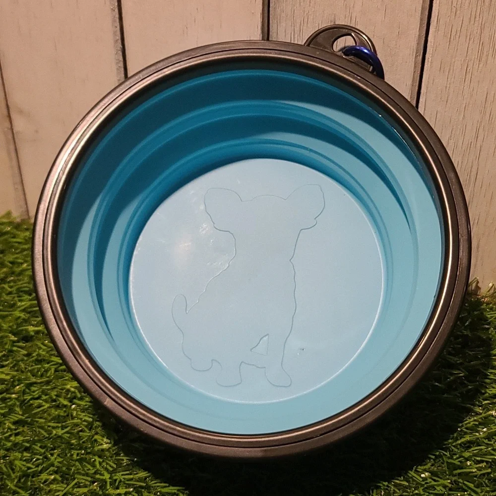 DOG Bowl colapsable travel w D hook NWT Purple